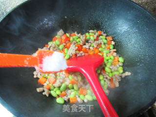 肉末胡萝卜炒毛豆步骤10