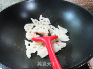 番茄炒莲藕步骤2