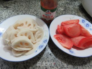 番茄炒莲藕步骤1