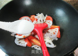 番茄炒莲藕步骤7