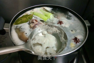 盐水肘子步骤8