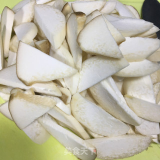 腊肉炒青椒杏鲍菇步骤2