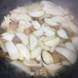 腊肉炒青椒杏鲍菇步骤5
