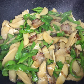腊肉炒青椒杏鲍菇步骤7