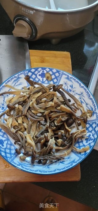 鹿茸菇蒸鸡步骤3