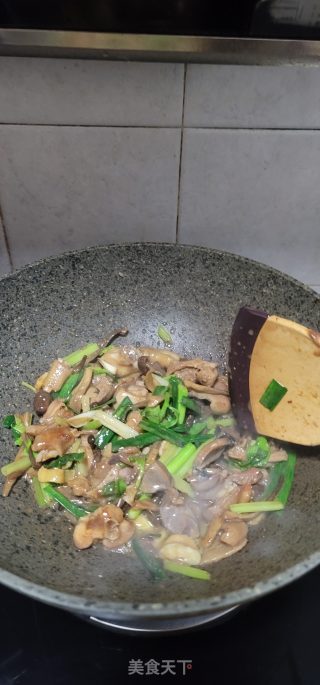 鹿茸菇焖鸡步骤10