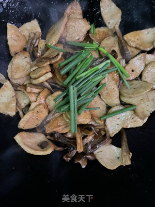 鹿茸菇炒肉饼步骤9