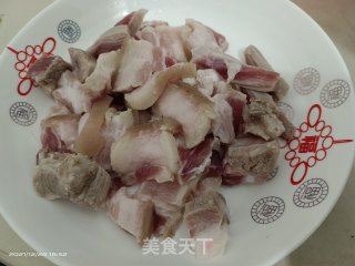 五花肉炒尖椒步骤3