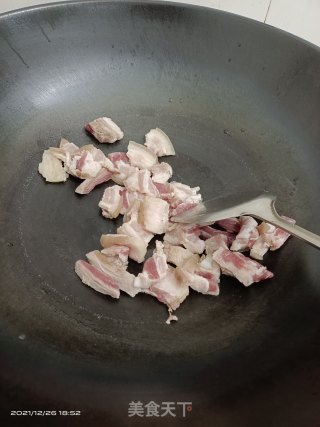 五花肉炒尖椒步骤4