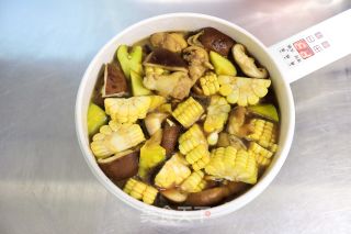 鸡翅根炖玉米步骤6