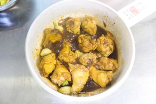 鸡翅根炖玉米步骤5