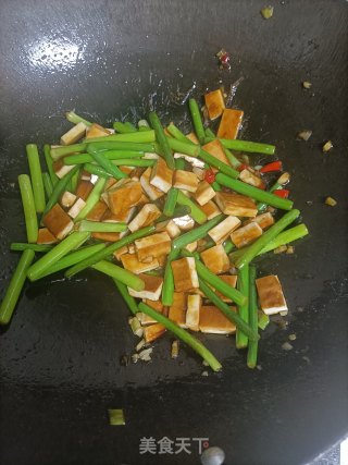 蒜苔炒香干步骤10 蒜苔炒香干步骤10