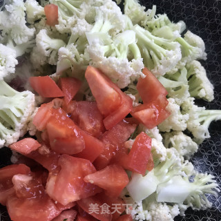 蒜苗番茄炒菜花步骤5