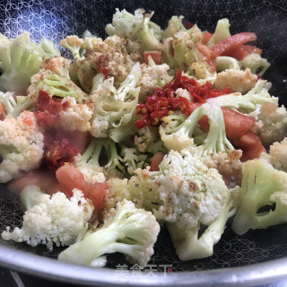 蒜苗番茄炒菜花步骤6