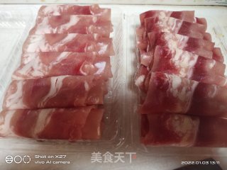 牛肉片泡菜拌饭步骤1