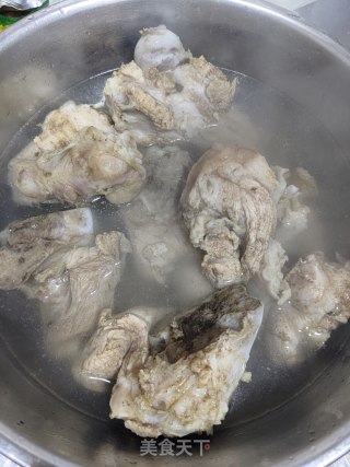 红烧大棒骨步骤2