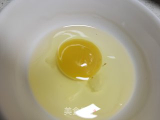 青椒白玉菇炒鸡蛋步骤2