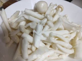 青椒白玉菇炒鸡蛋步骤4
