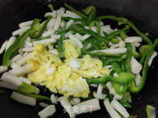 青椒白玉菇炒鸡蛋步骤9