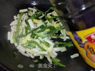 青椒白玉菇炒鸡蛋步骤11