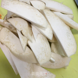 五花肉炒三色步骤2