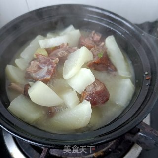 腊鸭腿萝卜煲步骤11