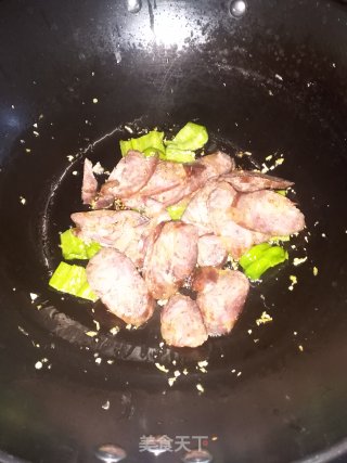 蒜香腊肠步骤7