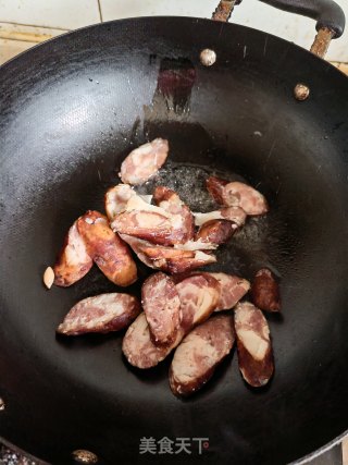 青椒炒腊肠步骤2