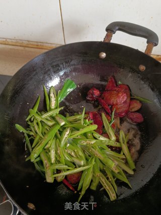 青椒炒腊肠步骤4