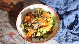 黄瓜胡萝卜炒牛肉步骤7