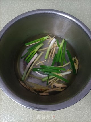 砂锅草鱼步骤4