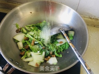 油滋啦炒白菜步骤7