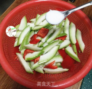 笋瓜炒咸肉步骤4