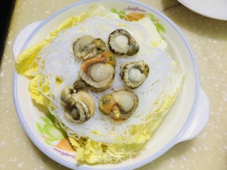 蒜蓉白菜粉丝蒸扇贝步骤7