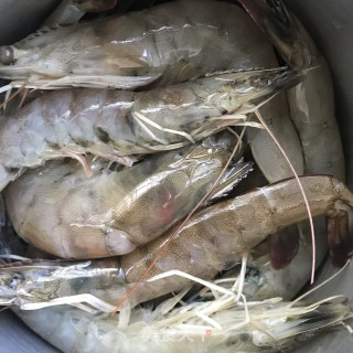 糖醋虾尾步骤1