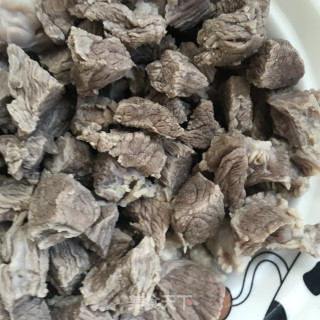 香辣牛肉炖土豆步骤1