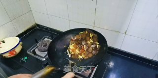 家常炒凉粉步骤7