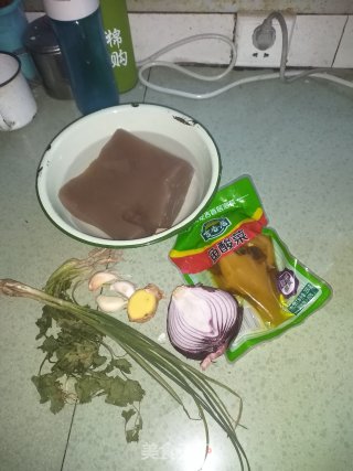 酸菜魔芋步骤1