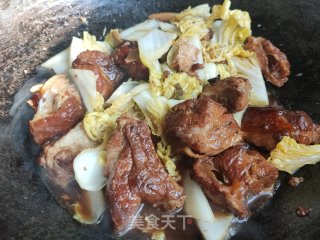 白菜烩排骨步骤5