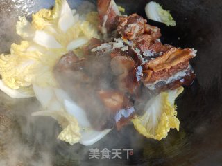 白菜烩排骨步骤4