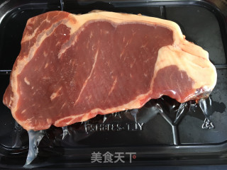 香煎原切牛排步骤1