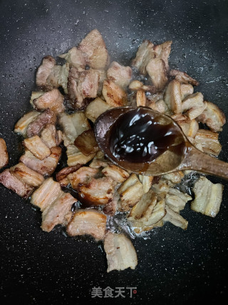 五花肉腊肠炒尖椒步骤5
