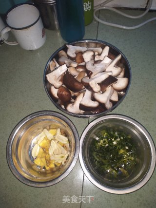 砂锅炖鸡步骤7