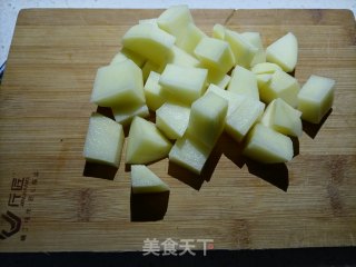 番茄土豆肥牛汤步骤2