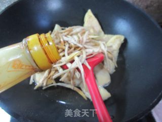 黄花菜蛋饺烧小素鸡步骤5