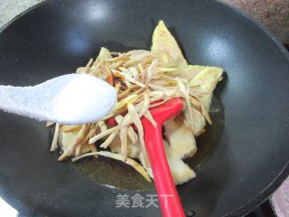 黄花菜蛋饺烧小素鸡步骤8