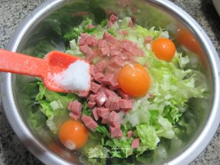烤肠生菜炒鸡蛋步骤5