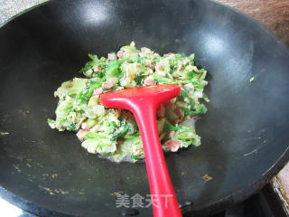 烤肠生菜炒鸡蛋步骤7