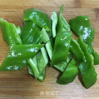 青椒土豆烧鸡腿步骤3