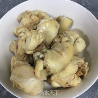 青椒土豆烧鸡腿步骤1